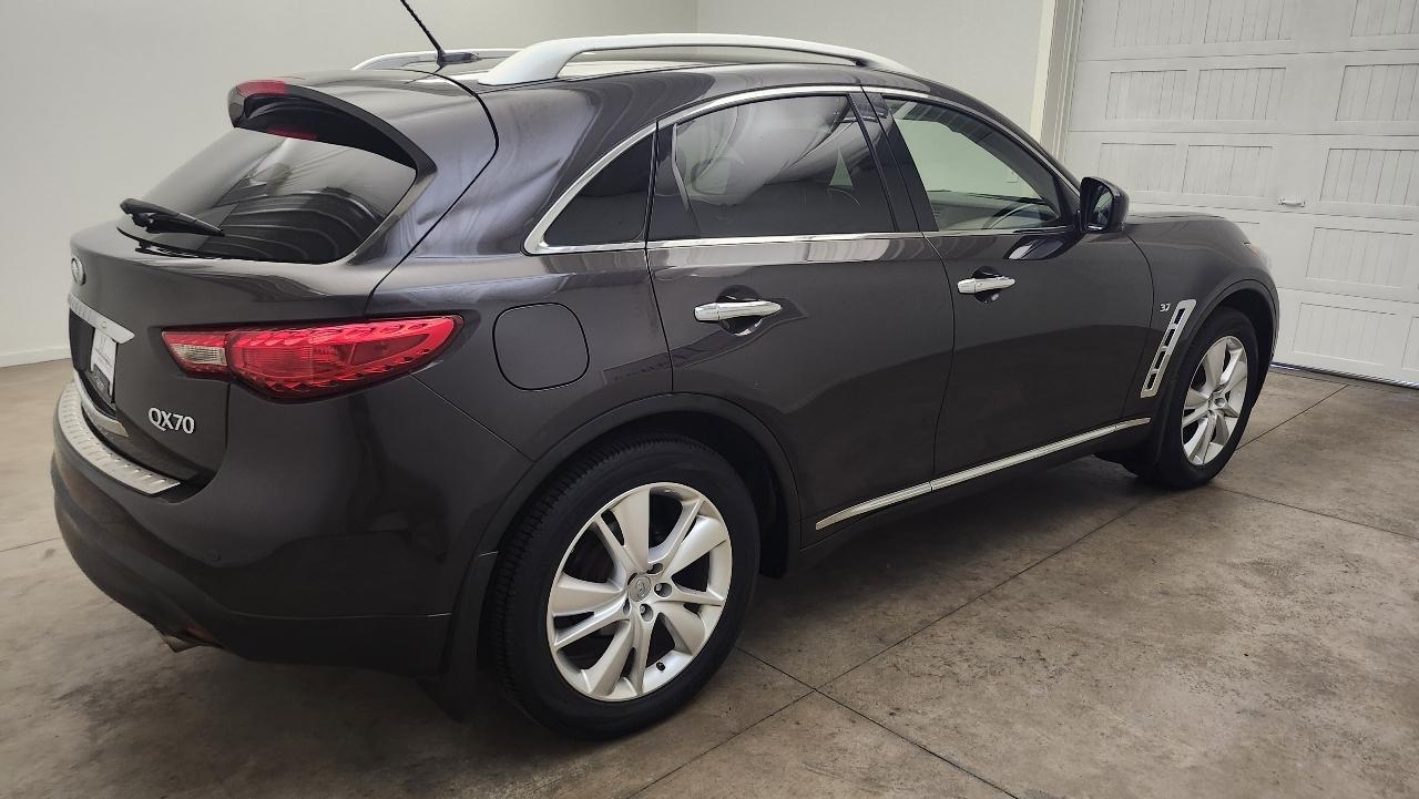 Infiniti QX70 AWD 2015