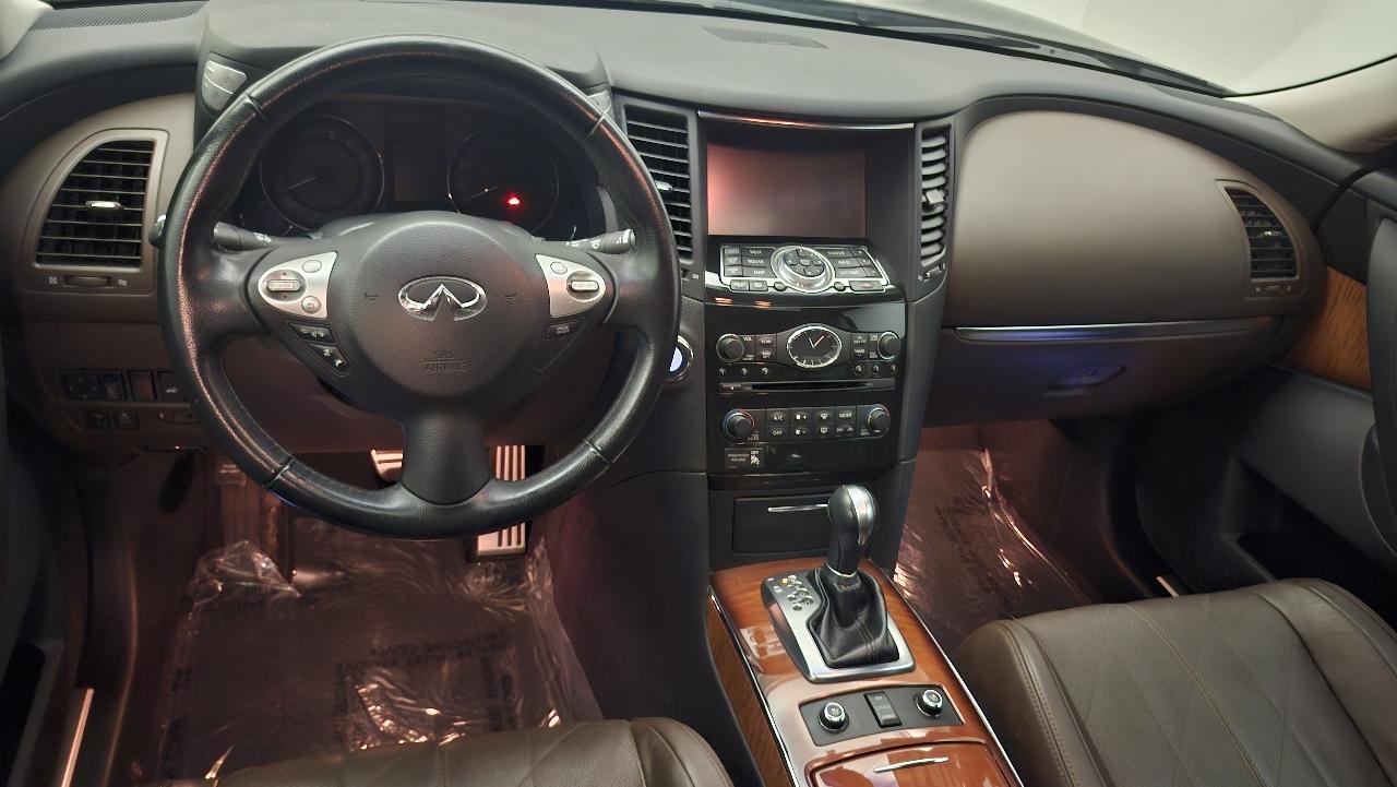Infiniti QX70 AWD 2015