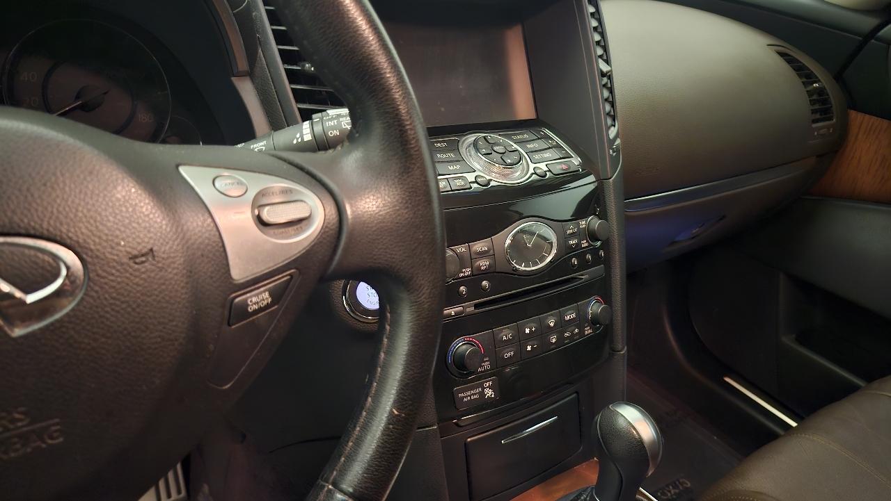 Infiniti QX70 AWD 2015