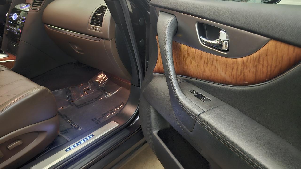Infiniti QX70 AWD 2015