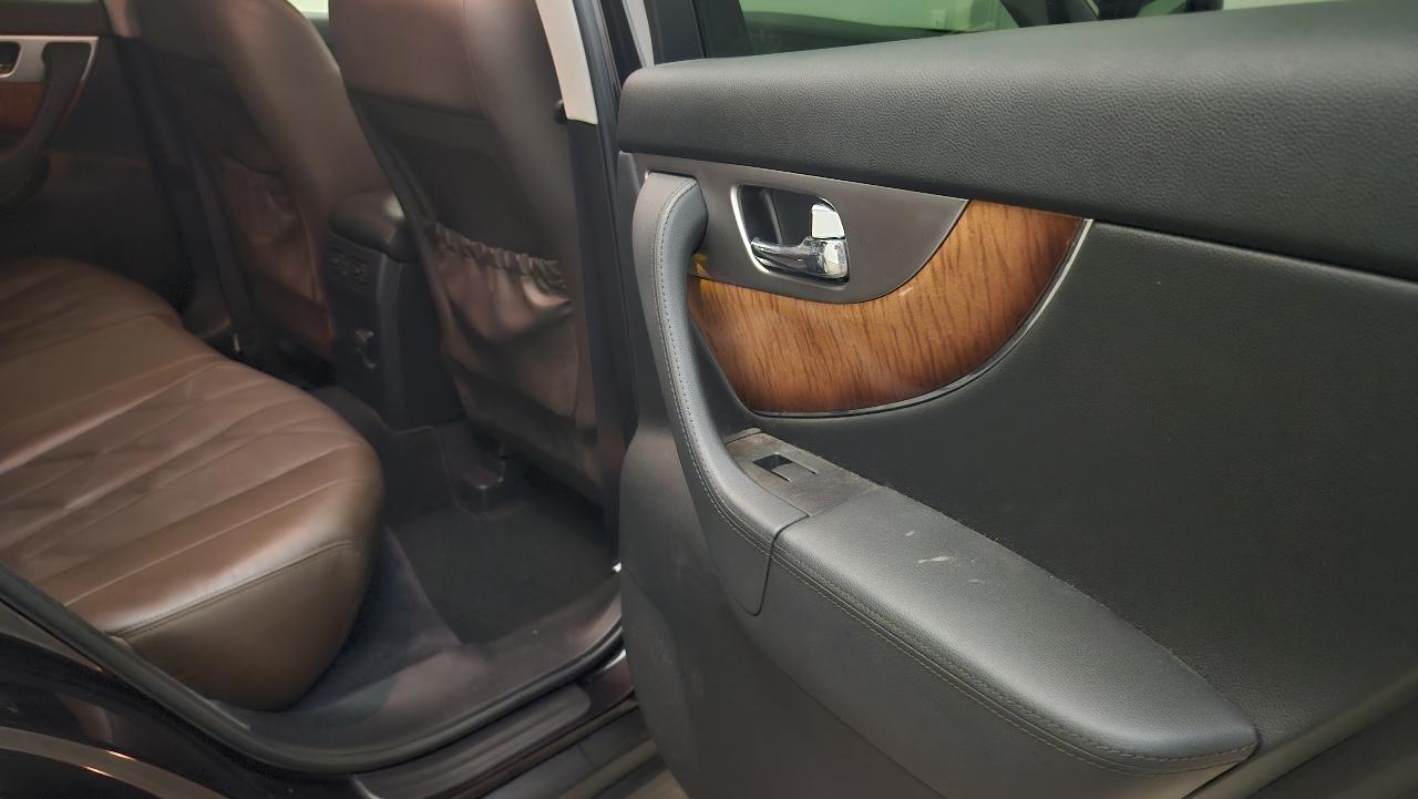 Infiniti QX70 AWD 2015