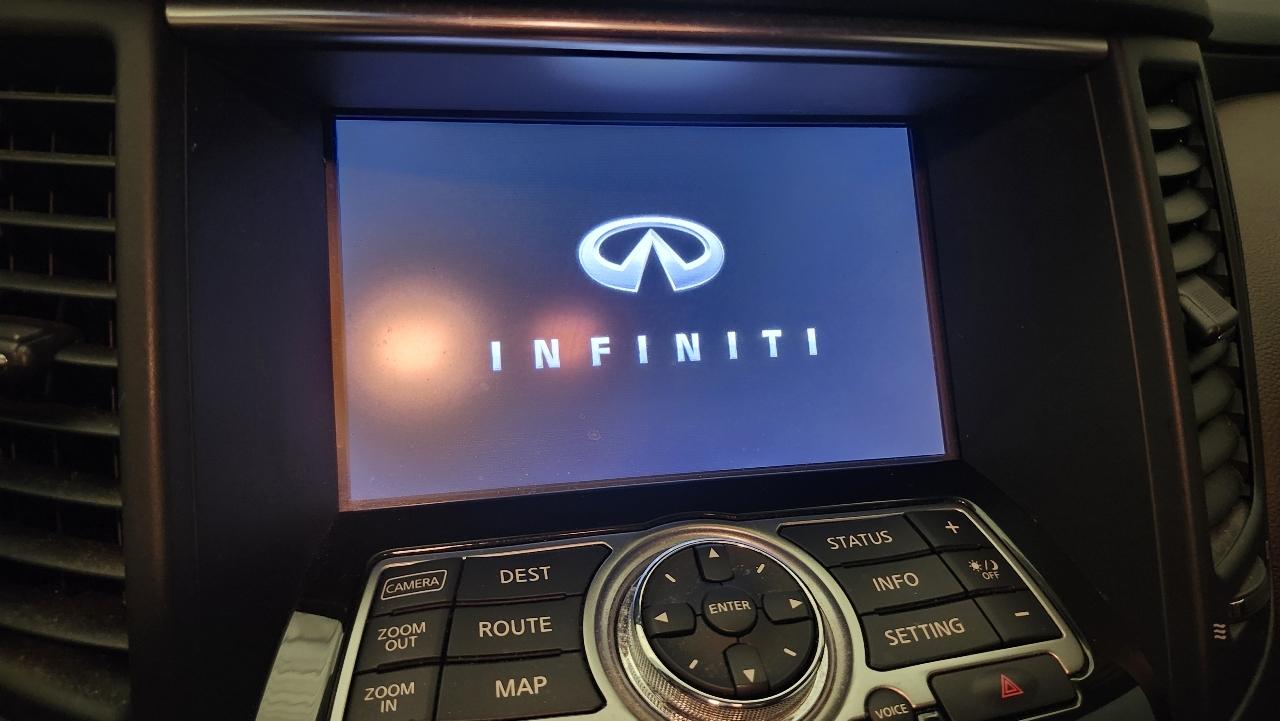 Infiniti QX70 AWD 2015