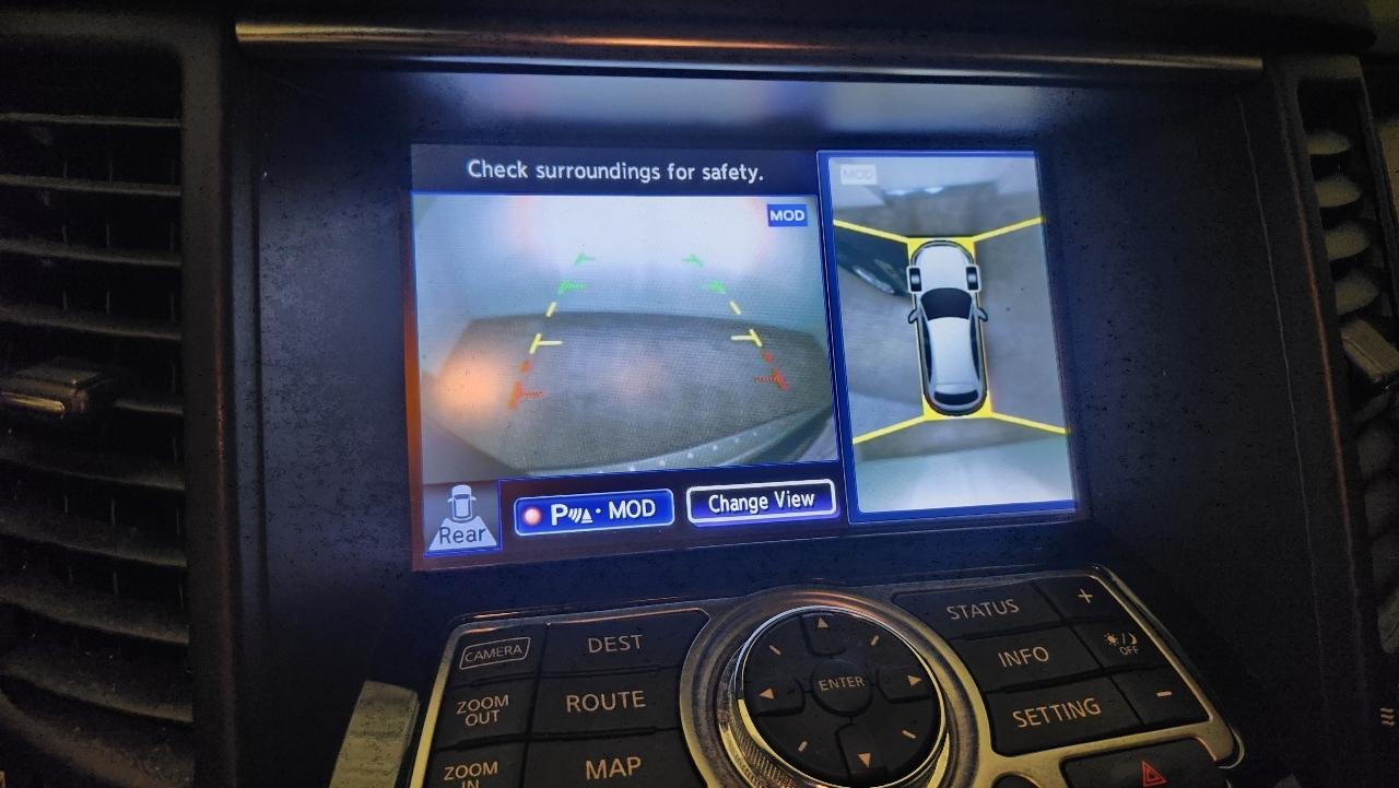 Infiniti QX70 AWD 2015