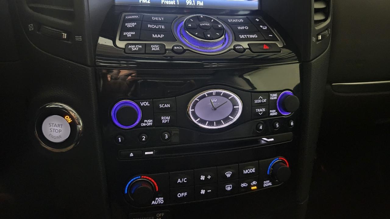 Infiniti QX70 AWD 2015