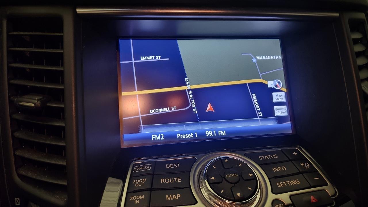 Infiniti QX70 AWD 2015