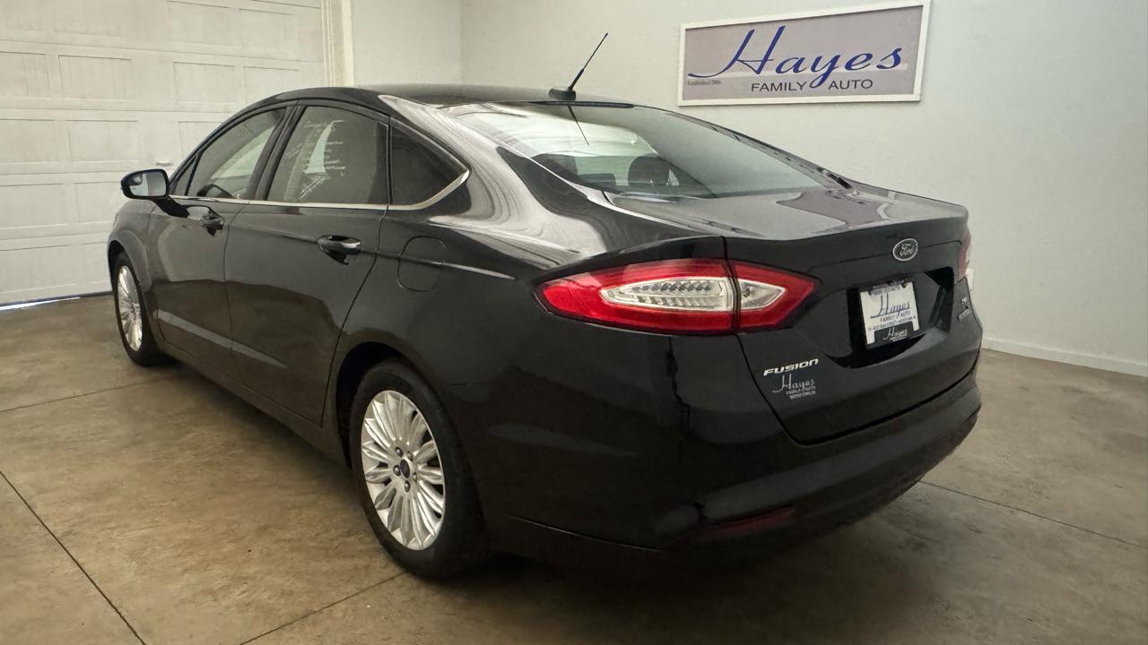 Ford Fusion Hybrid SE 2015