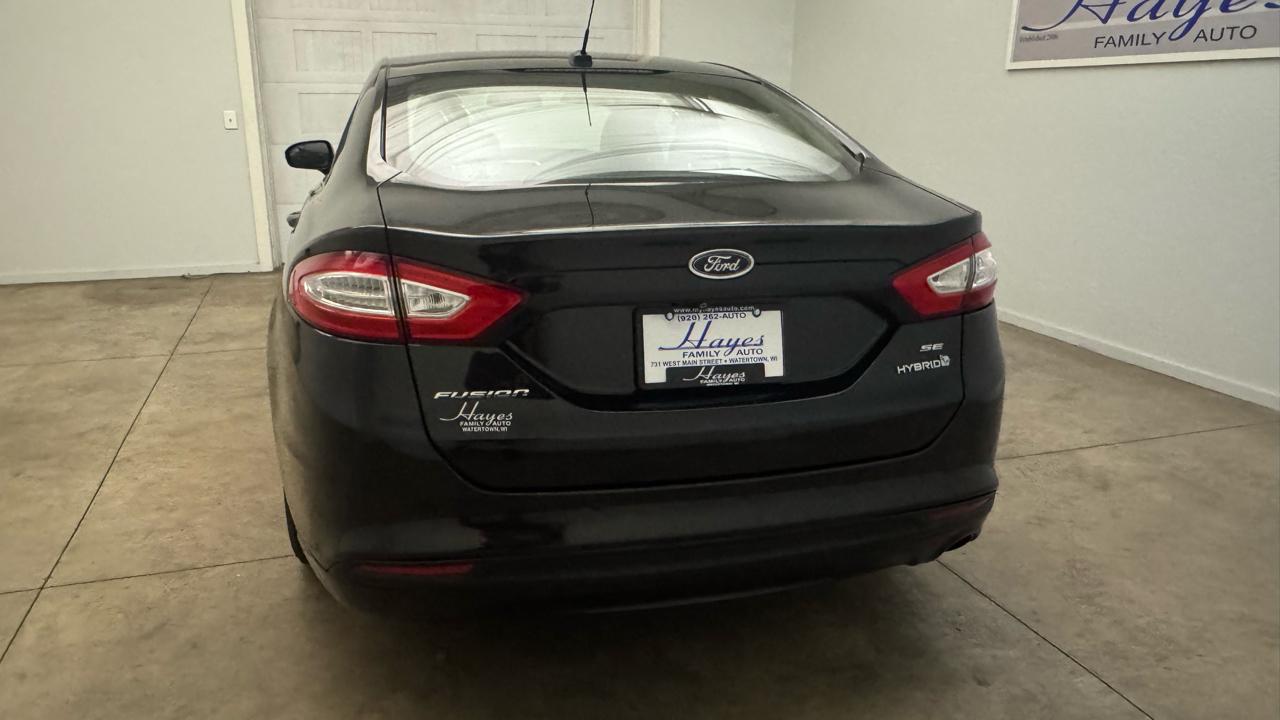 Ford Fusion Hybrid SE 2015