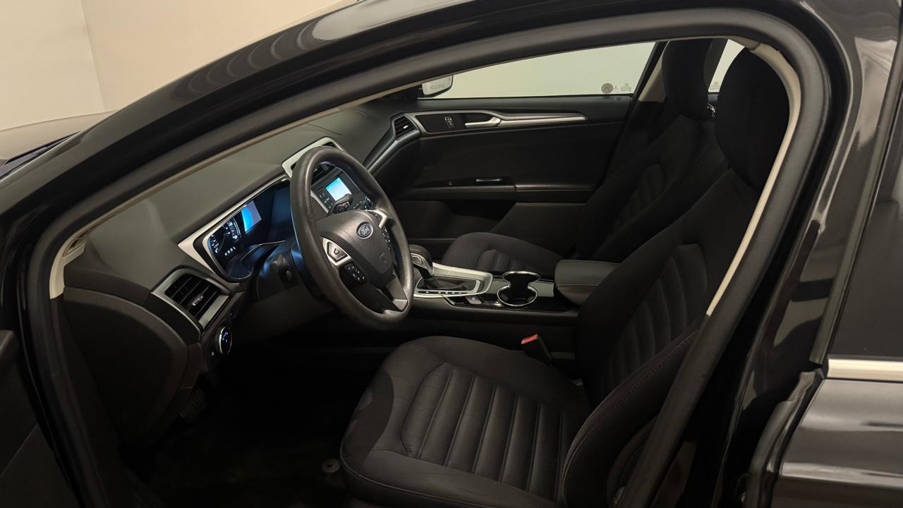 Ford Fusion Hybrid SE 2015
