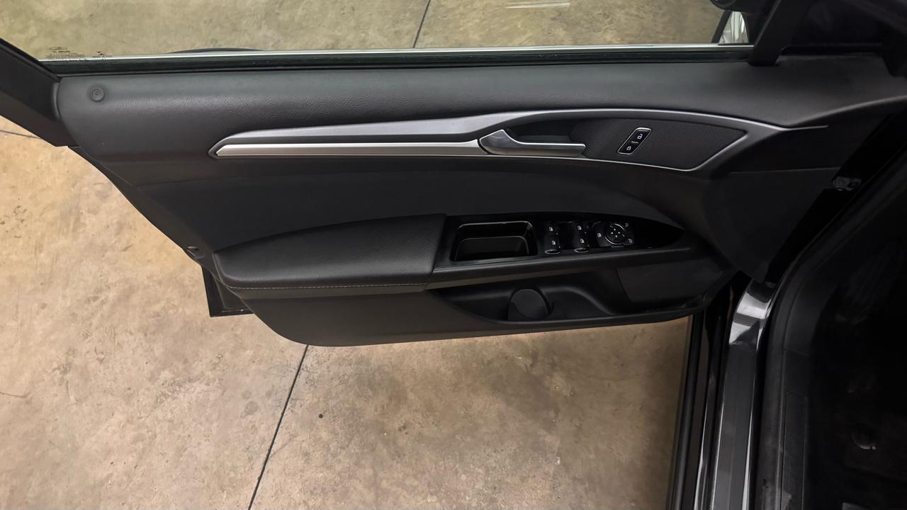 Ford Fusion Hybrid SE 2015