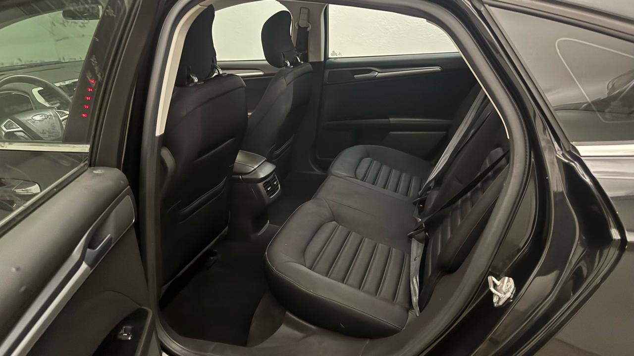 Ford Fusion Hybrid SE 2015
