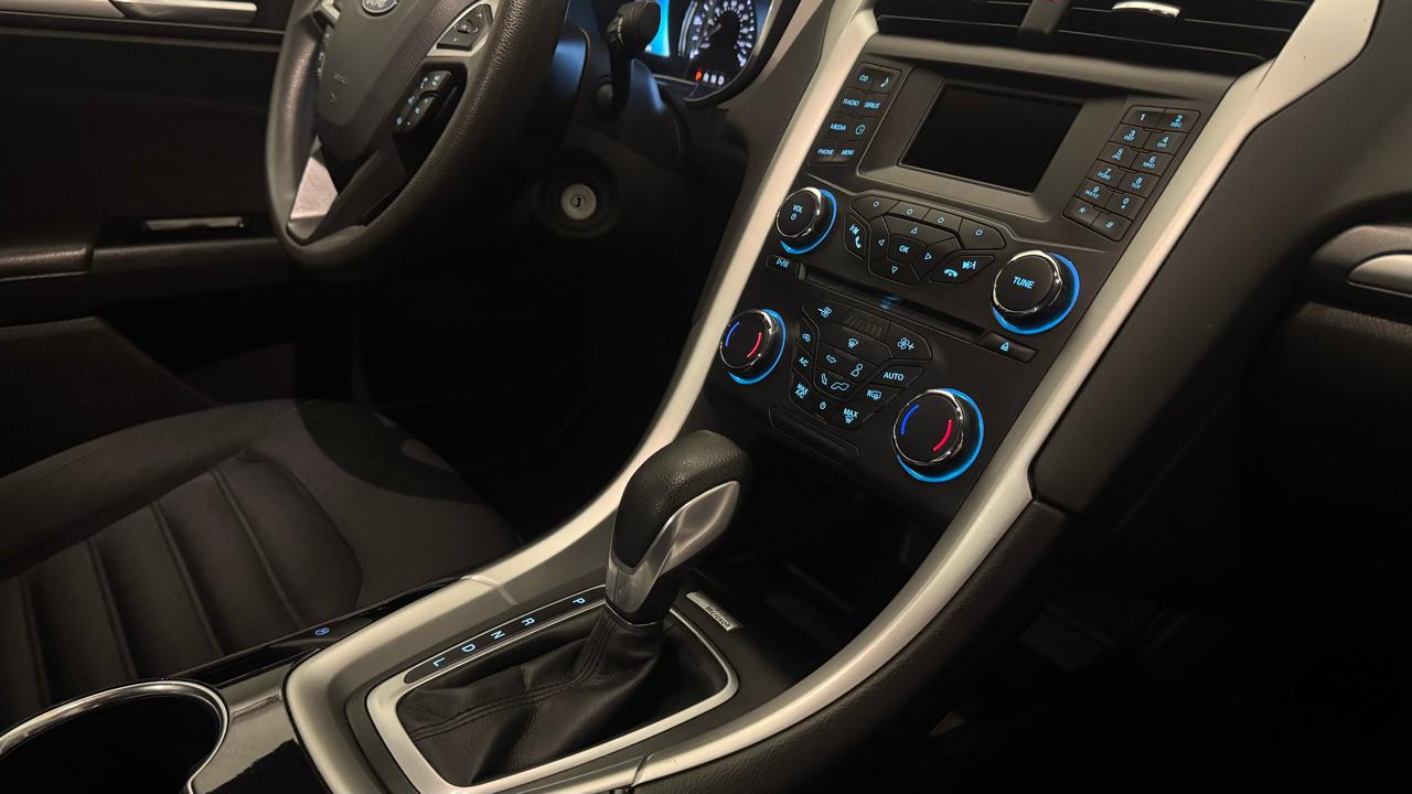Ford Fusion Hybrid SE 2015