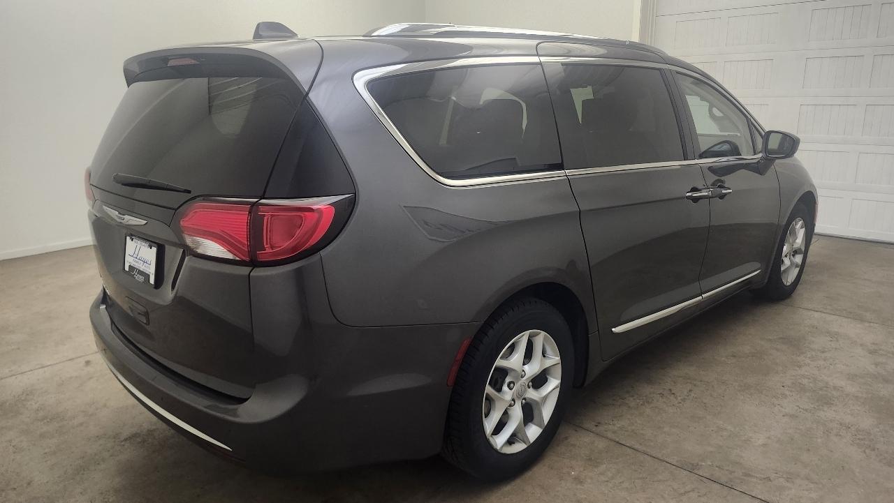 Chrysler Pacifica Touring-L Plus 2018
