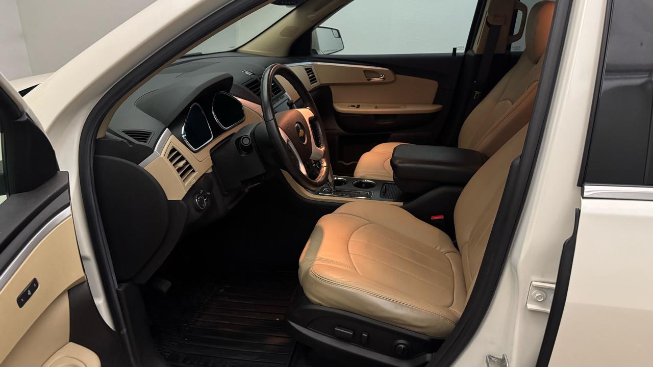 Chevrolet Traverse LTZ AWD 2011