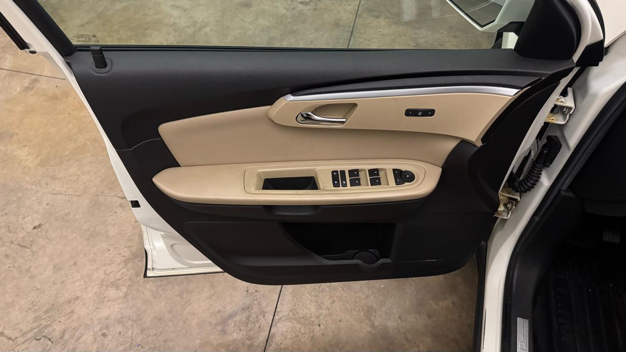 Chevrolet Traverse LTZ AWD 2011