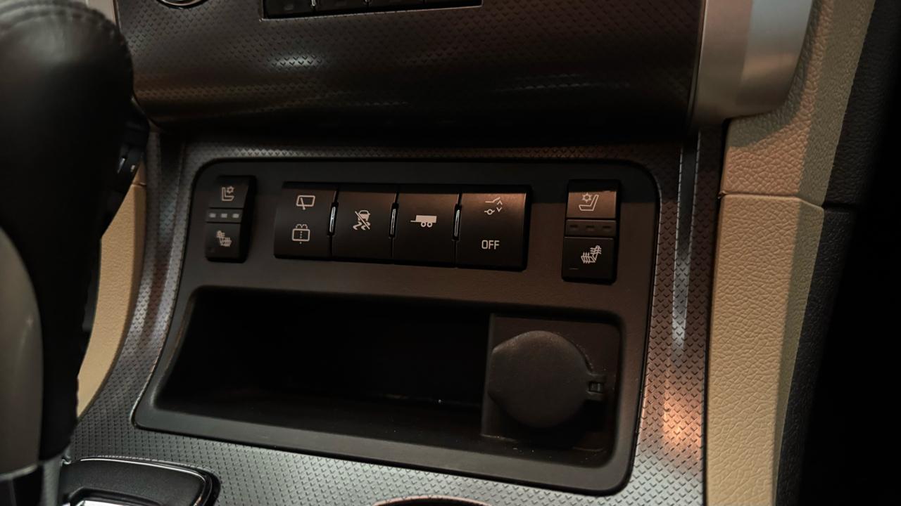 Chevrolet Traverse LTZ AWD 2011