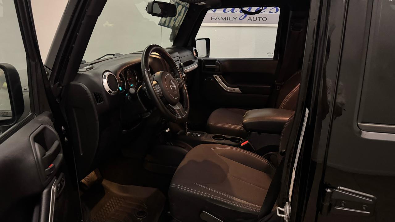 Jeep Wrangler Unlimited Sahara 4WD 2015