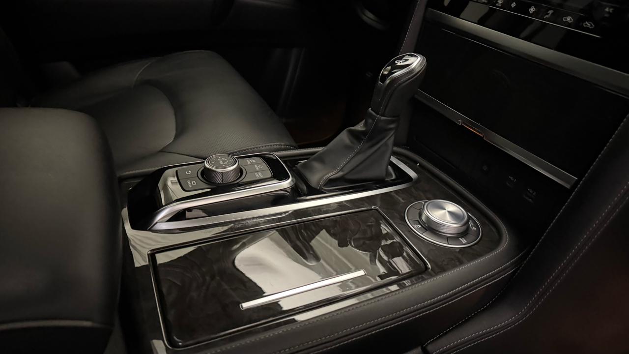 Infiniti QX80 LUXE 4WD 2023