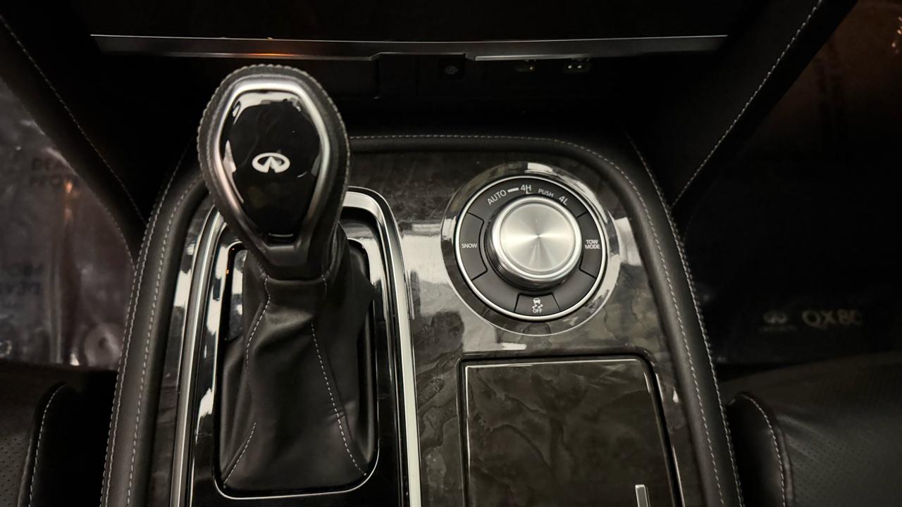 Infiniti QX80 LUXE 4WD 2023