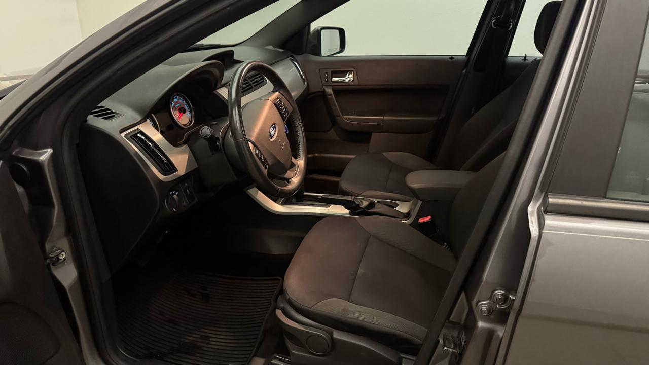 Ford Focus SES Sedan 2011