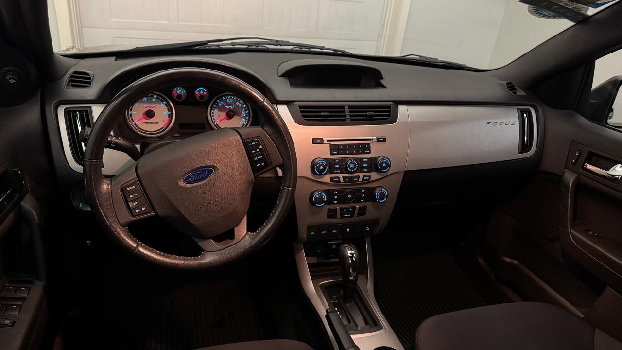 Ford Focus SES Sedan 2011