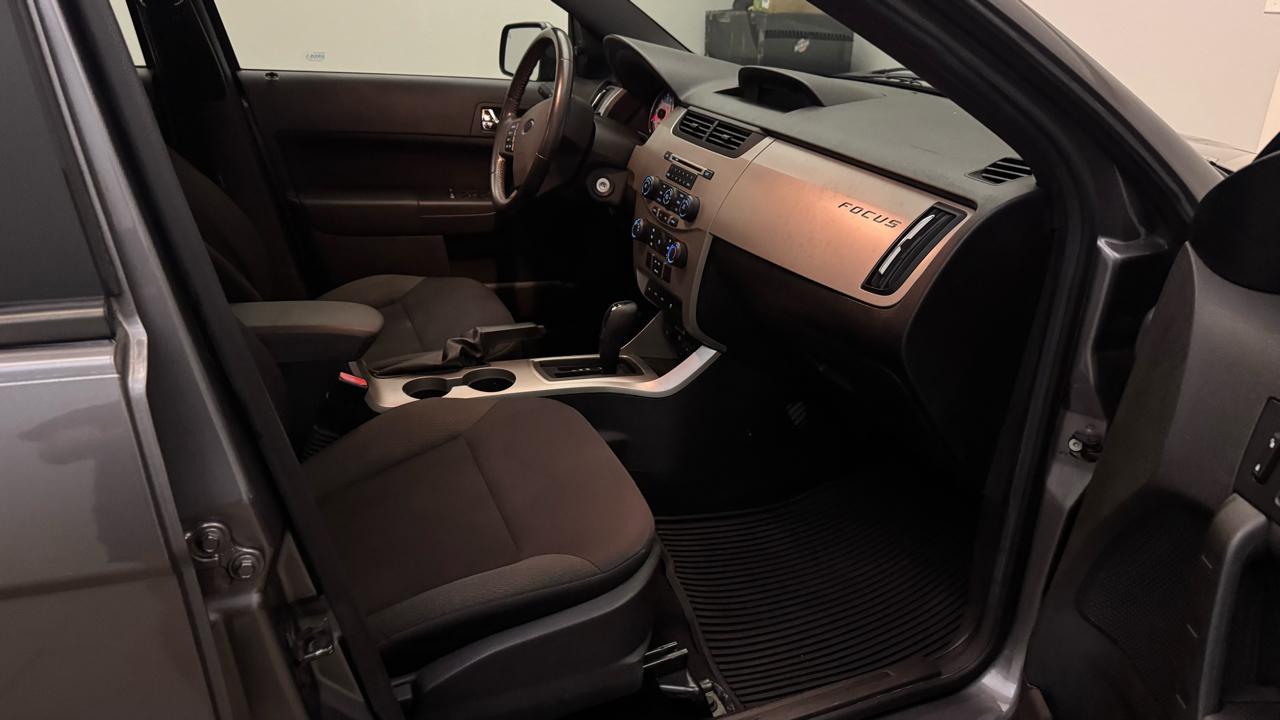 Ford Focus SES Sedan 2011