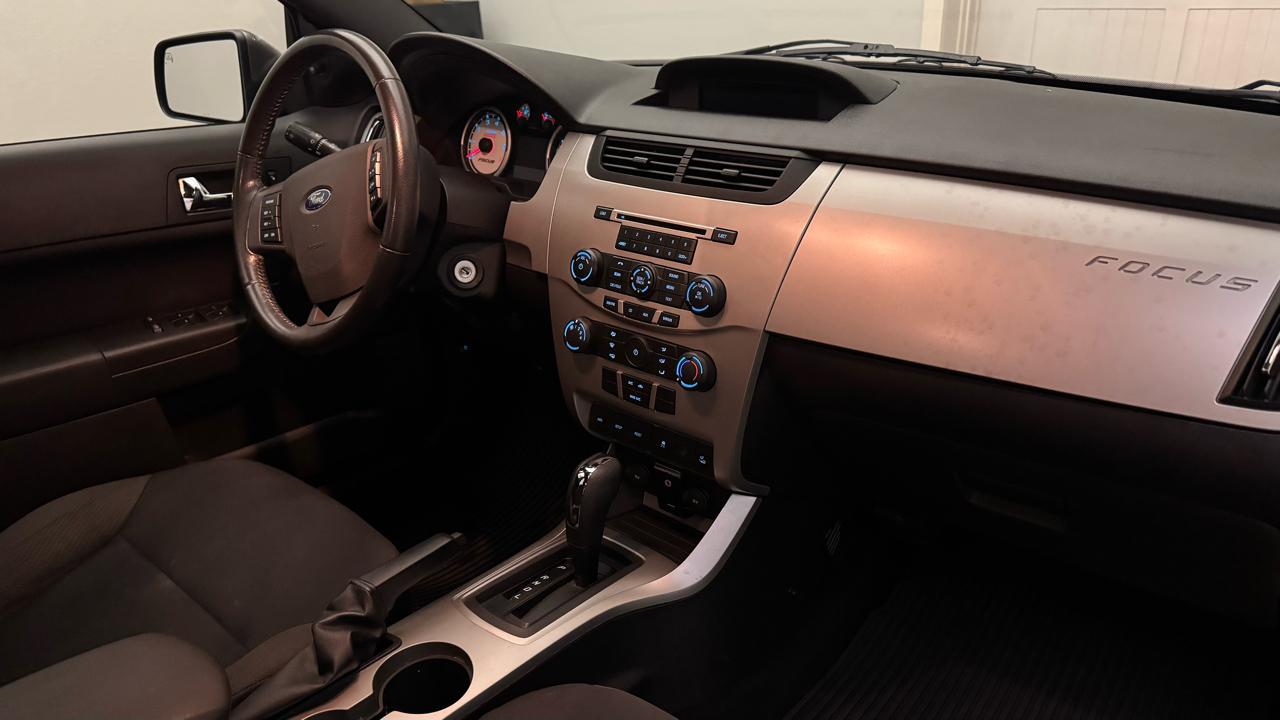 Ford Focus SES Sedan 2011