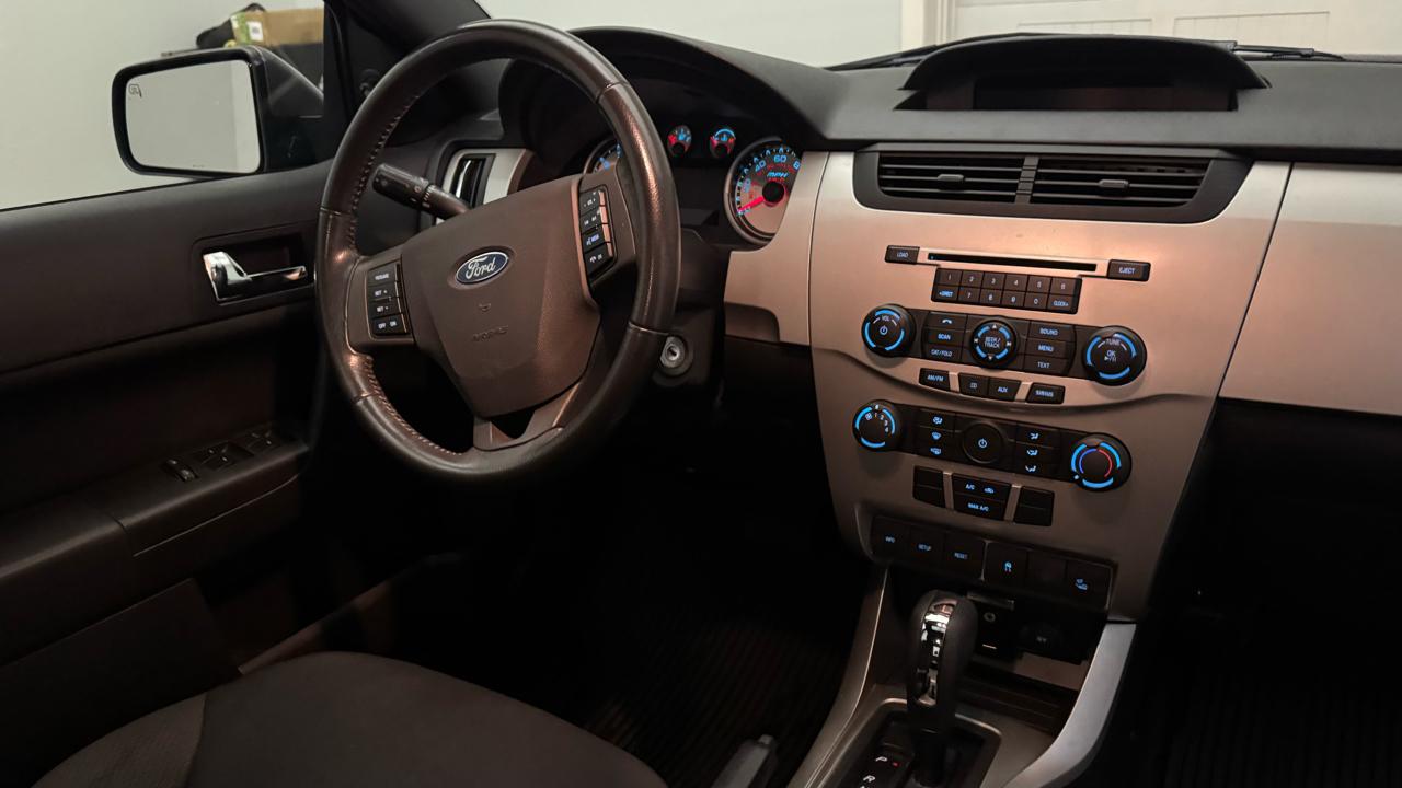 Ford Focus SES Sedan 2011