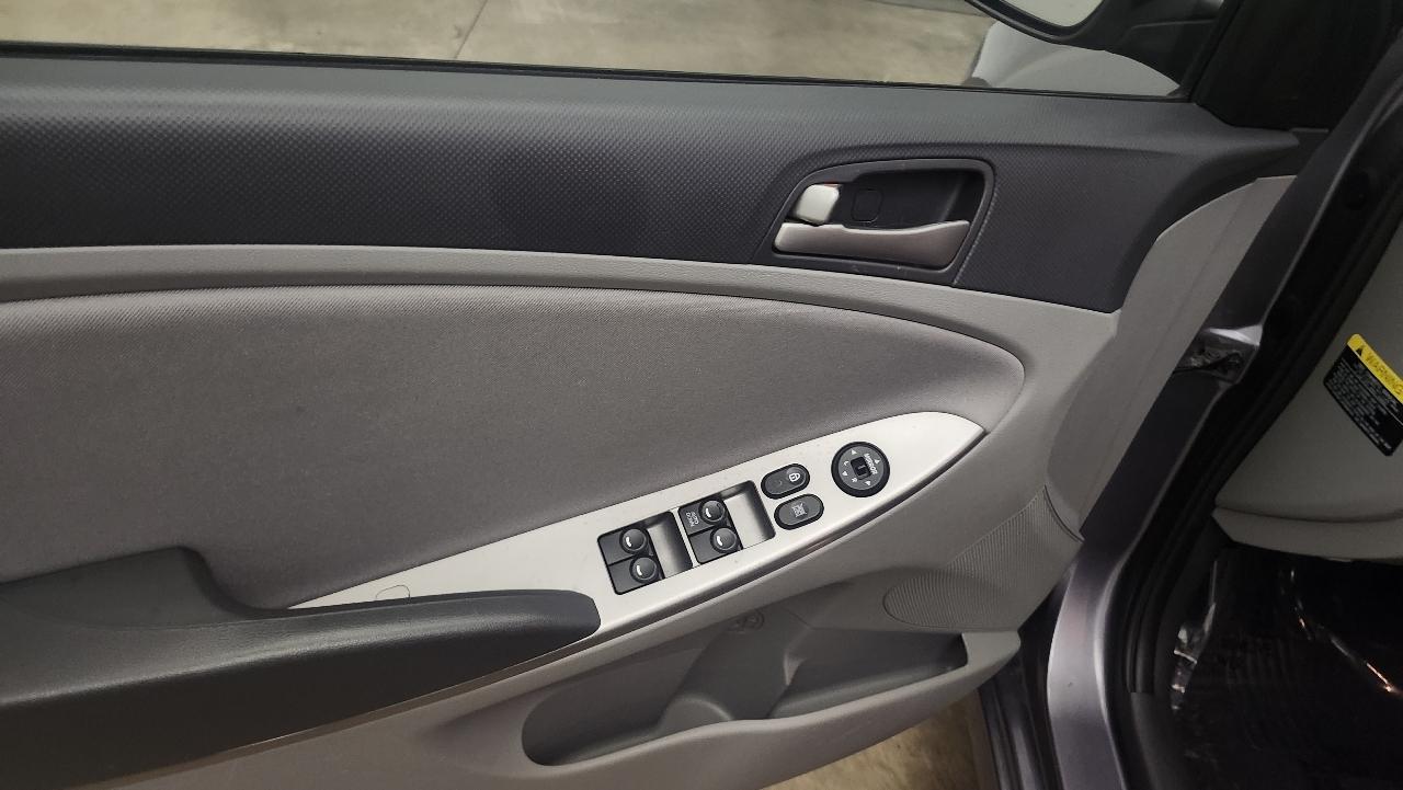 Hyundai Accent SE 4-Door 6A 2016