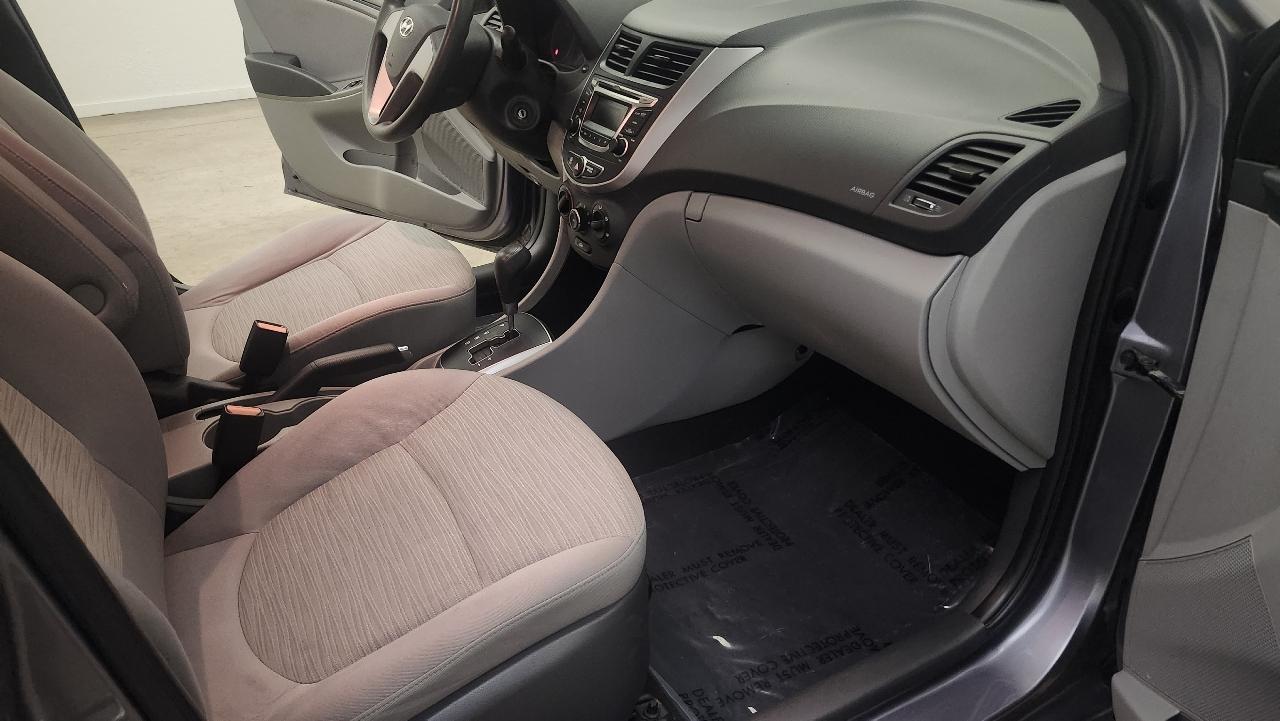 Hyundai Accent SE 4-Door 6A 2016