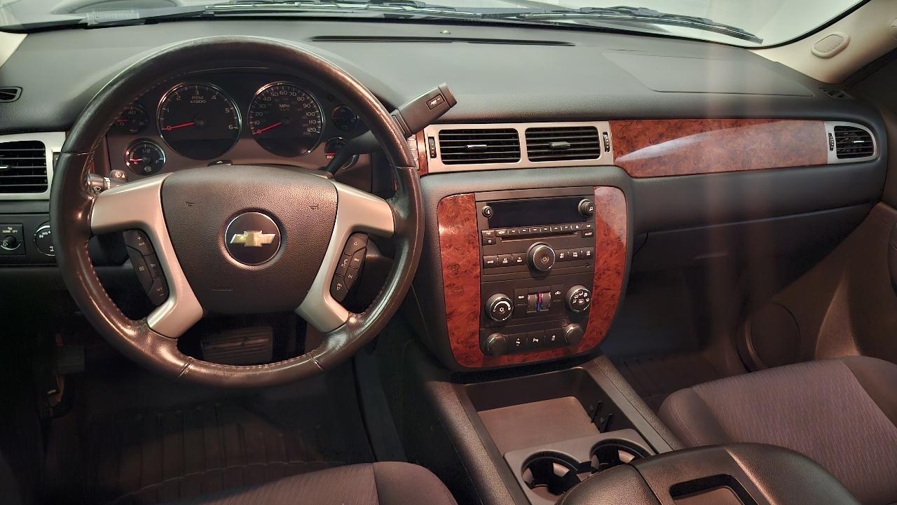 Chevrolet Suburban LS 4WD 2014
