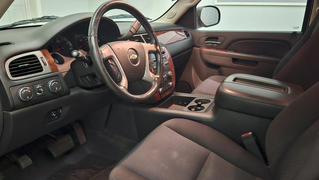 Chevrolet Suburban LS 4WD 2014