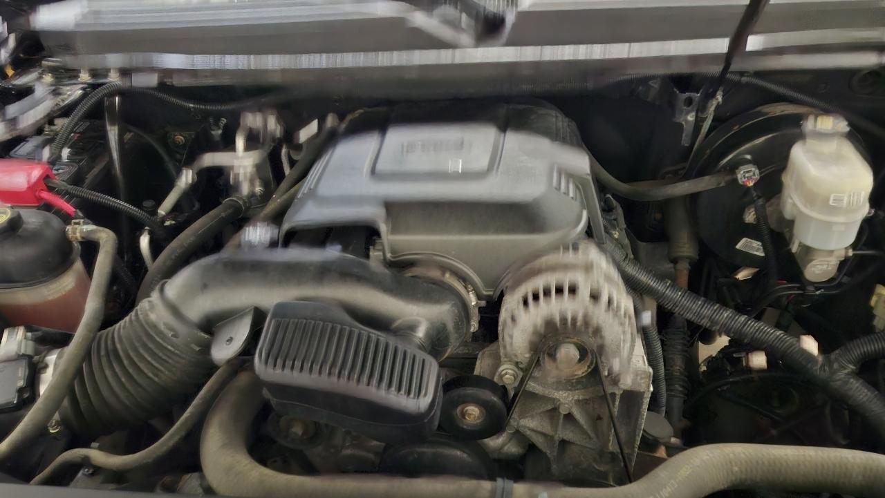 Chevrolet Suburban LS 4WD 2014
