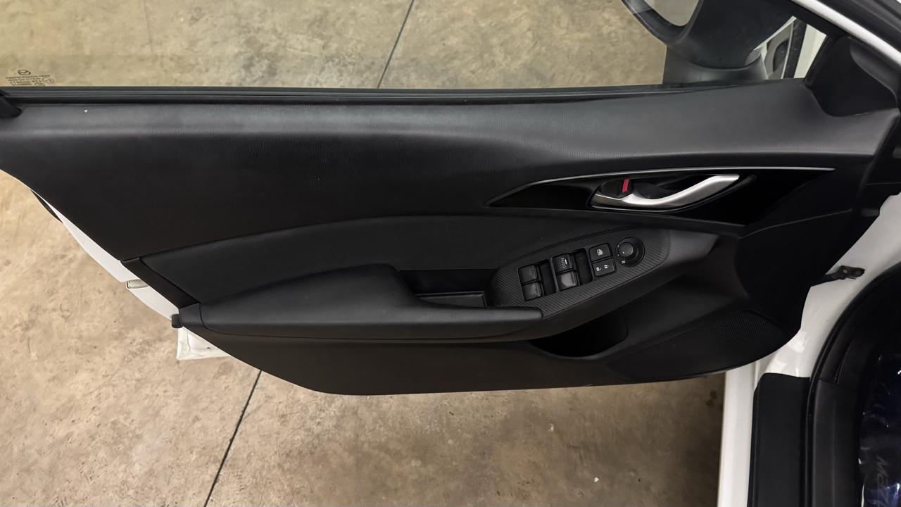 Mazda MAZDA3 i Sport 2014