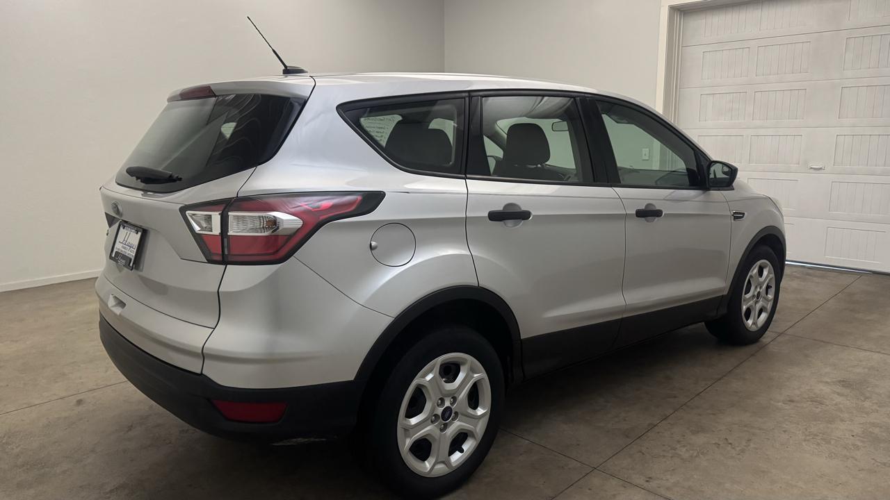 Ford Escape S 2017