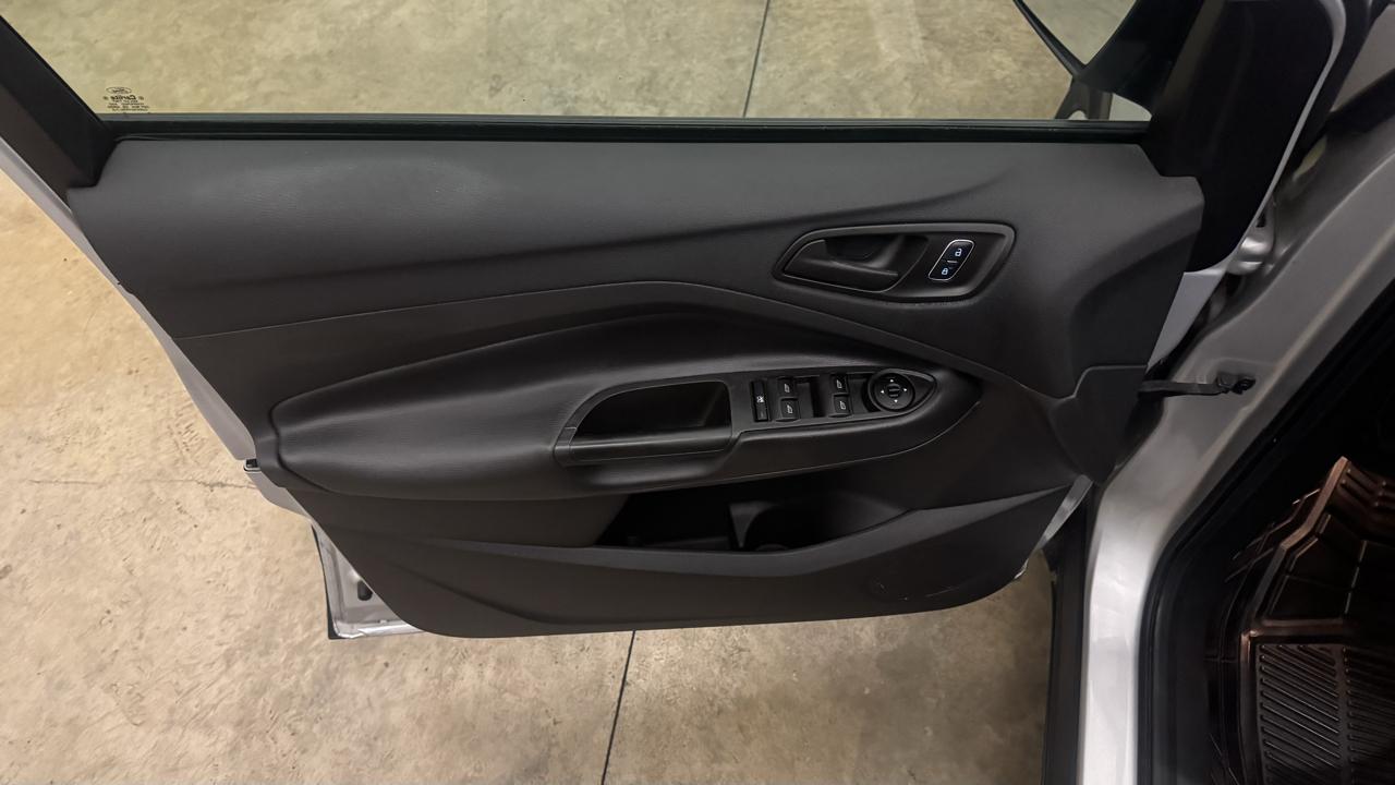 Ford Escape S 2017