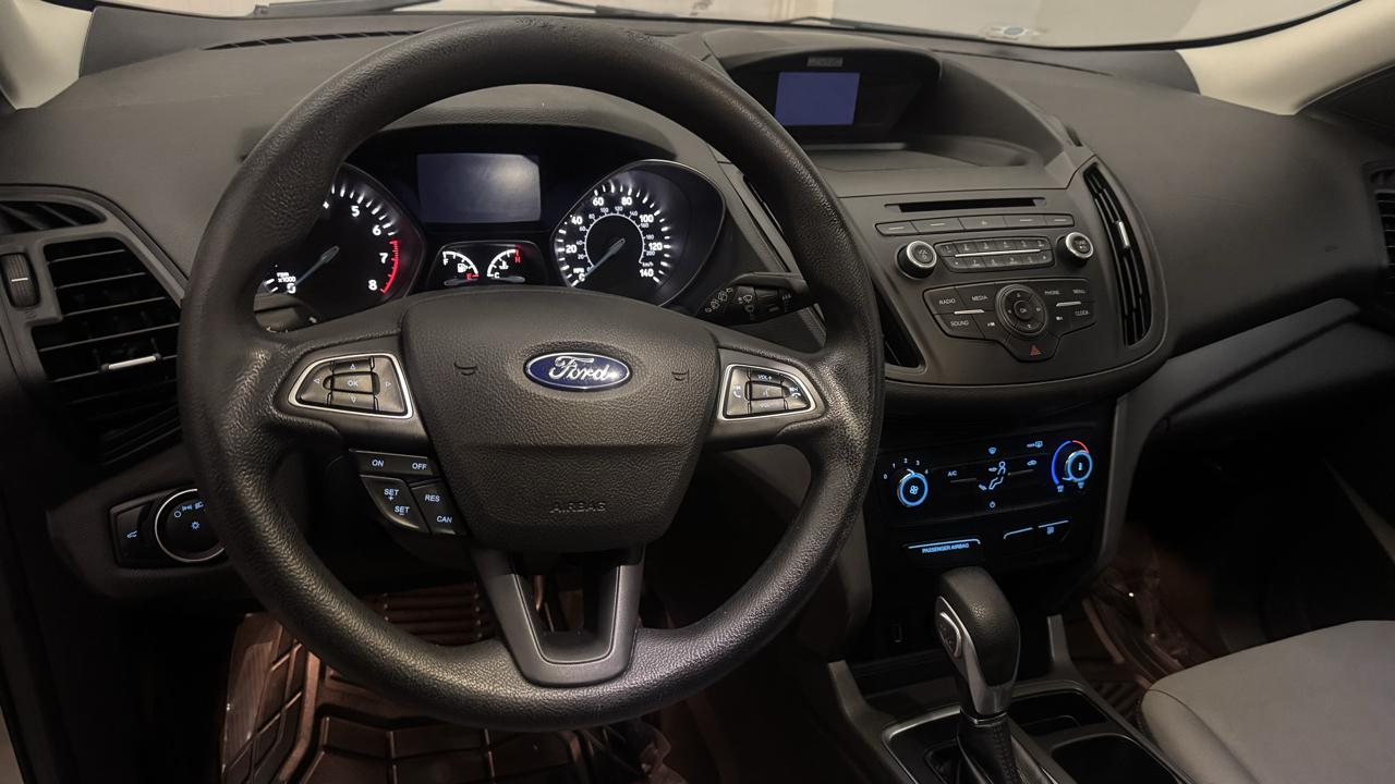 Ford Escape S 2017