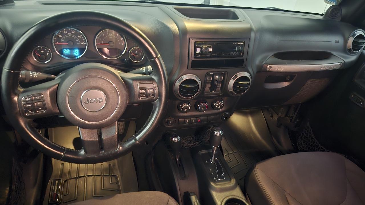 Jeep Wrangler Unlimited Sport 4WD 2014
