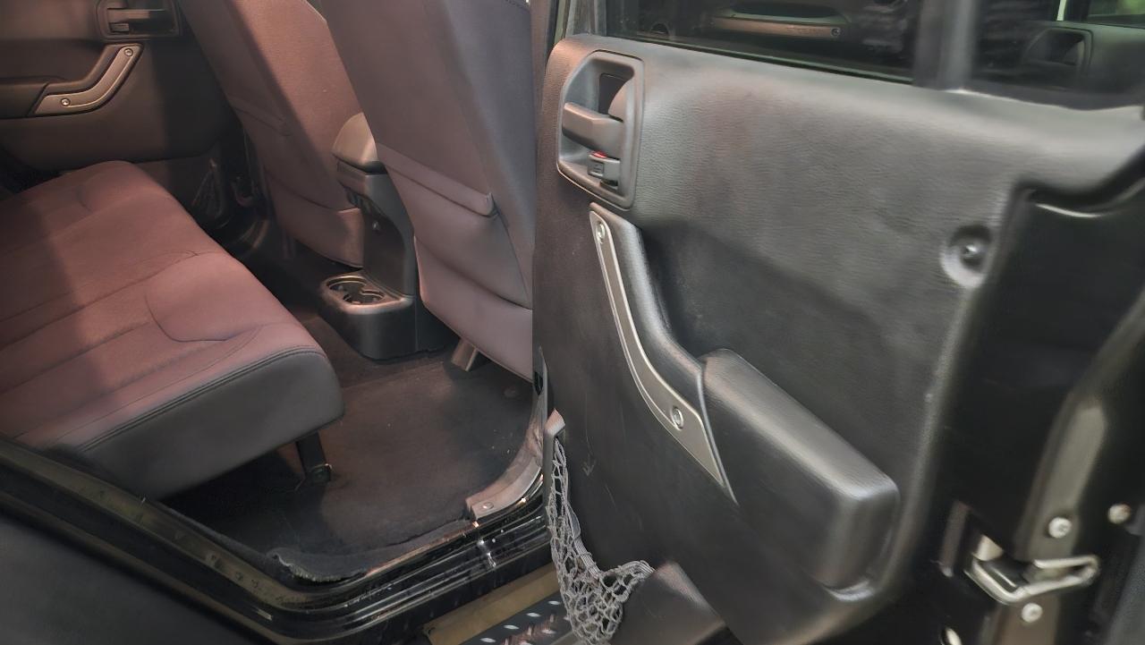 Jeep Wrangler Unlimited Sport 4WD 2014