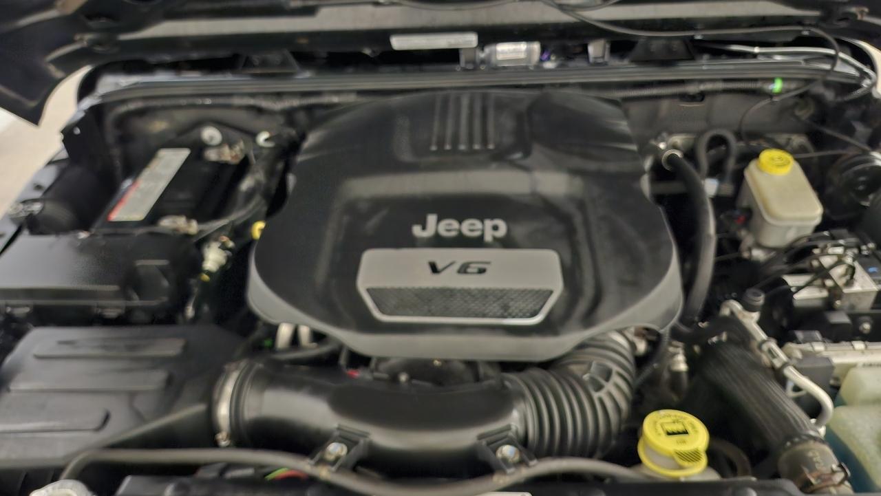 Jeep Wrangler Unlimited Sport 4WD 2014