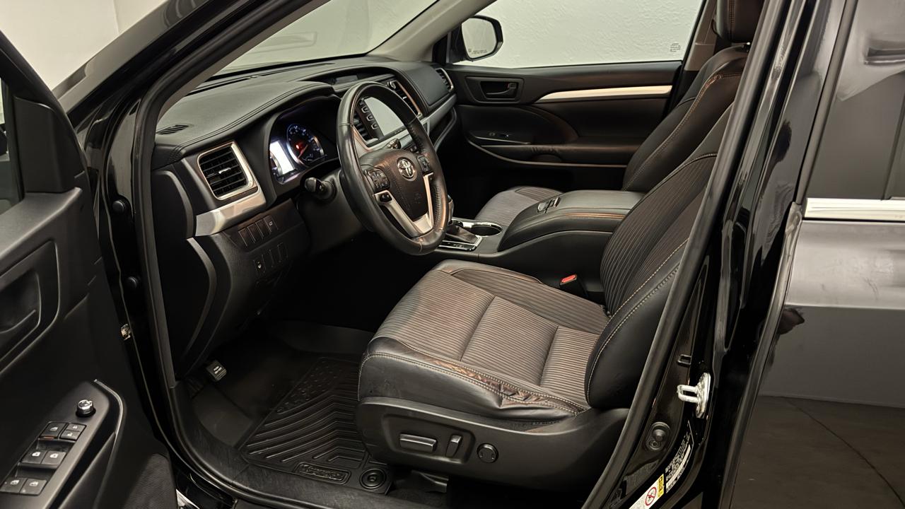 Toyota Highlander  2016
