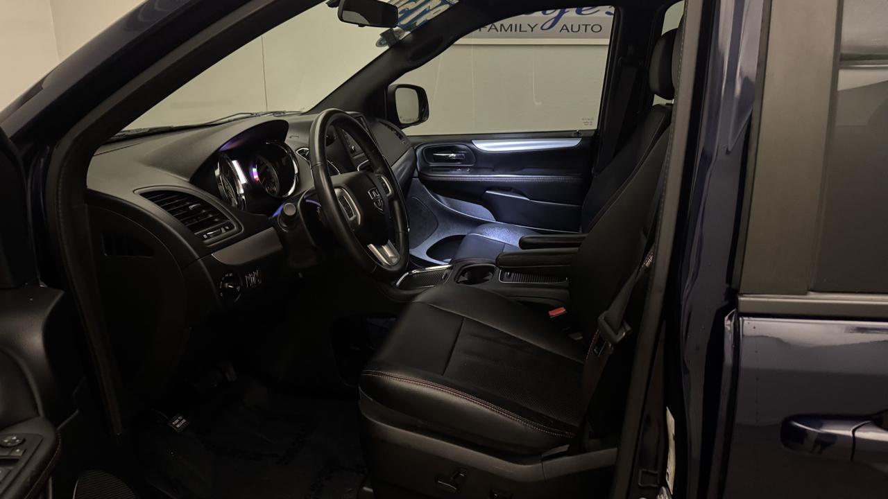 Dodge Grand Caravan R/T 2016