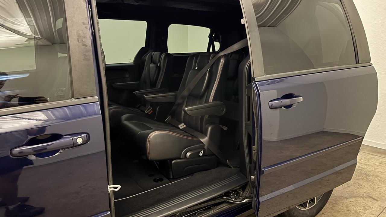 Dodge Grand Caravan R/T 2016