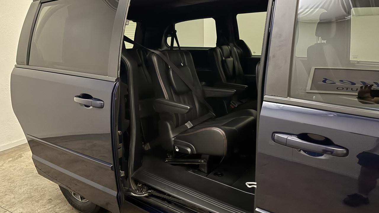 Dodge Grand Caravan R/T 2016