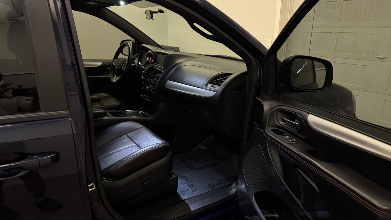Dodge Grand Caravan R/T 2016