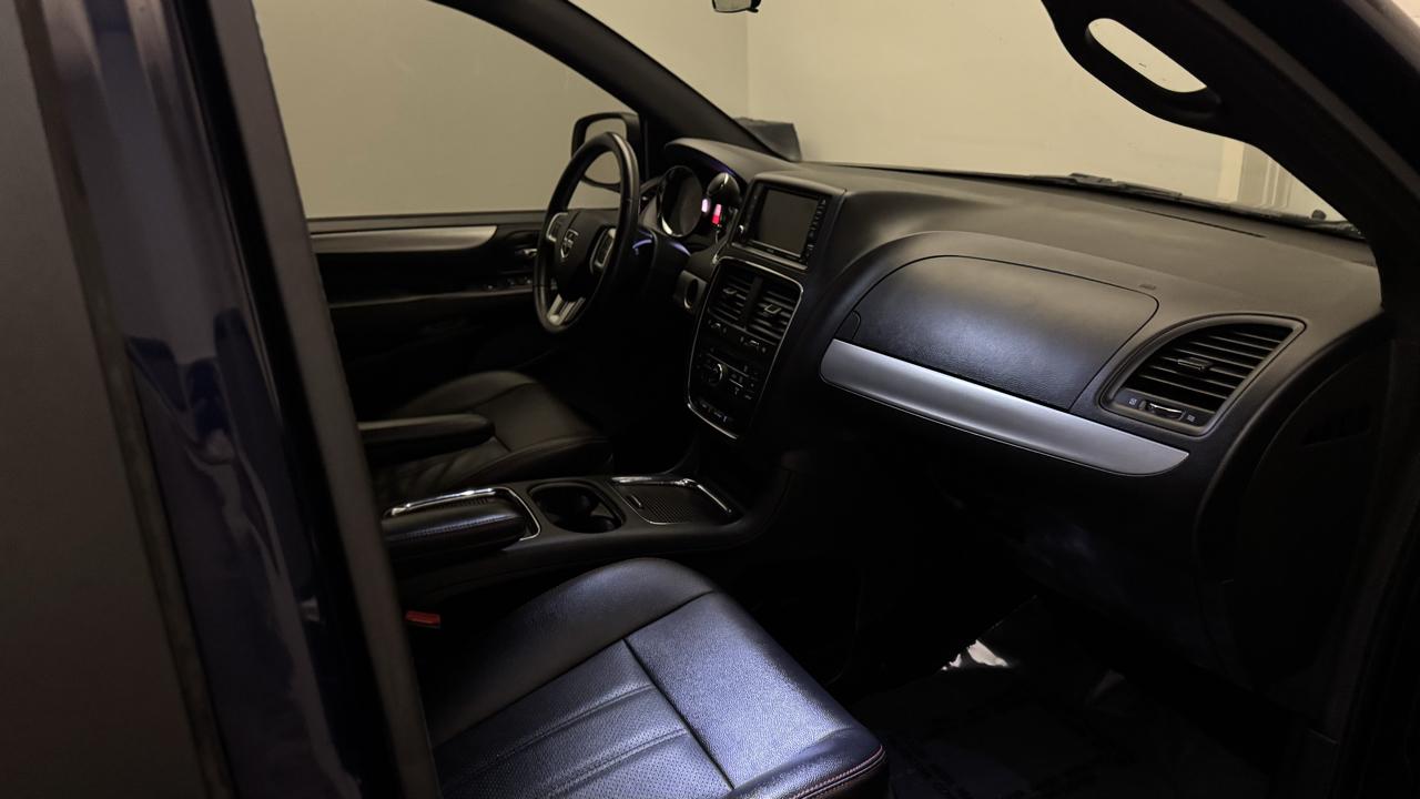 Dodge Grand Caravan R/T 2016