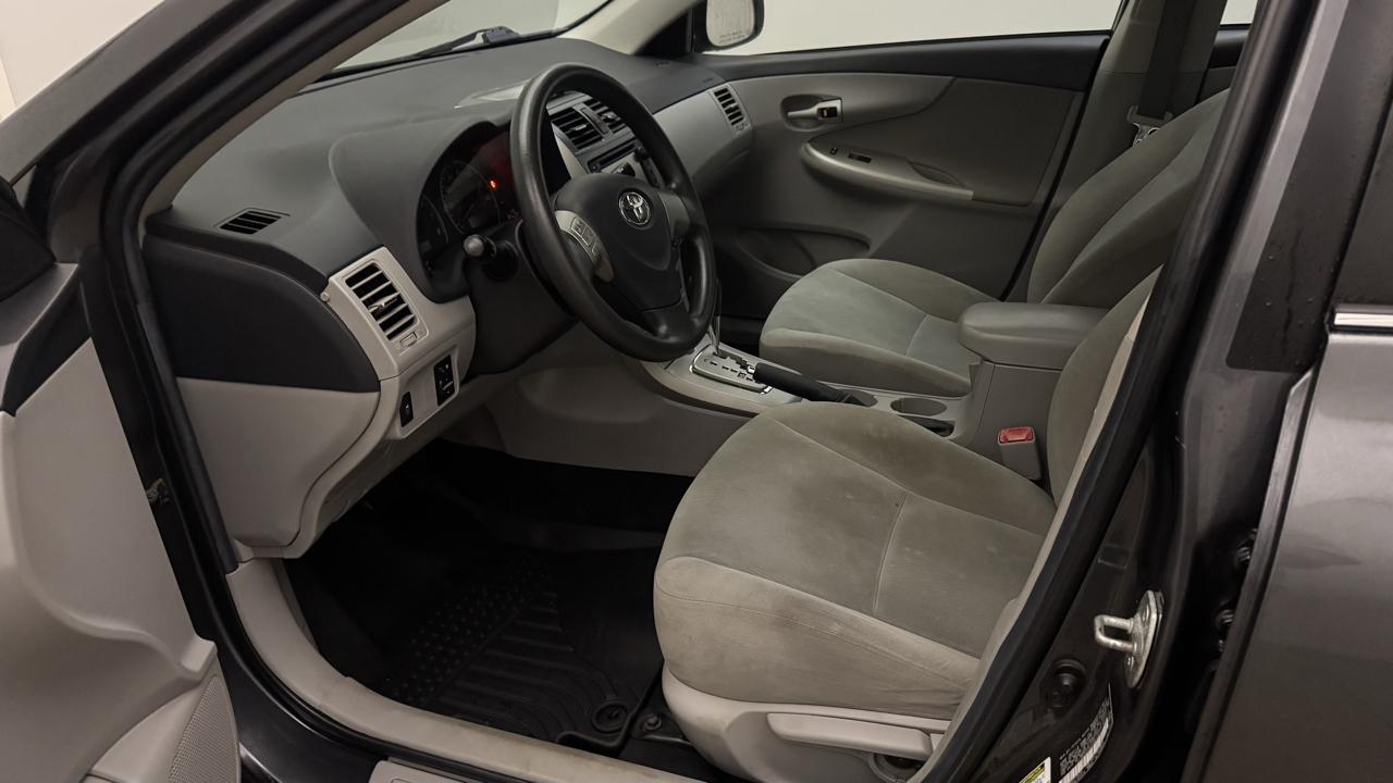 Toyota Corolla LE 2013