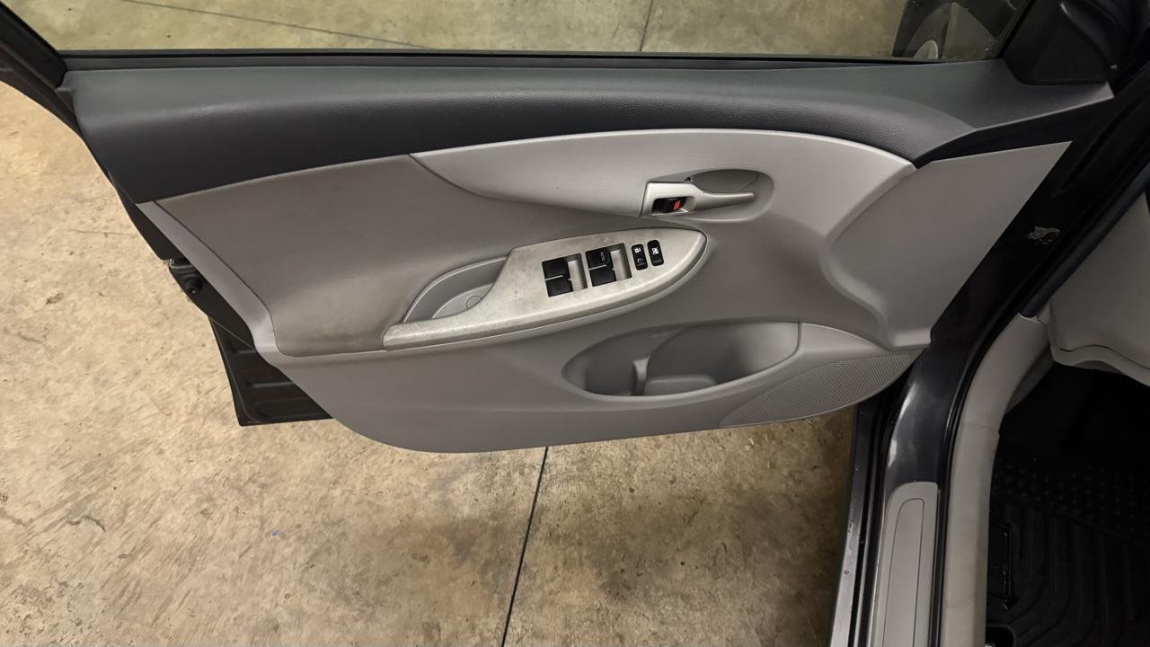 Toyota Corolla LE 2013