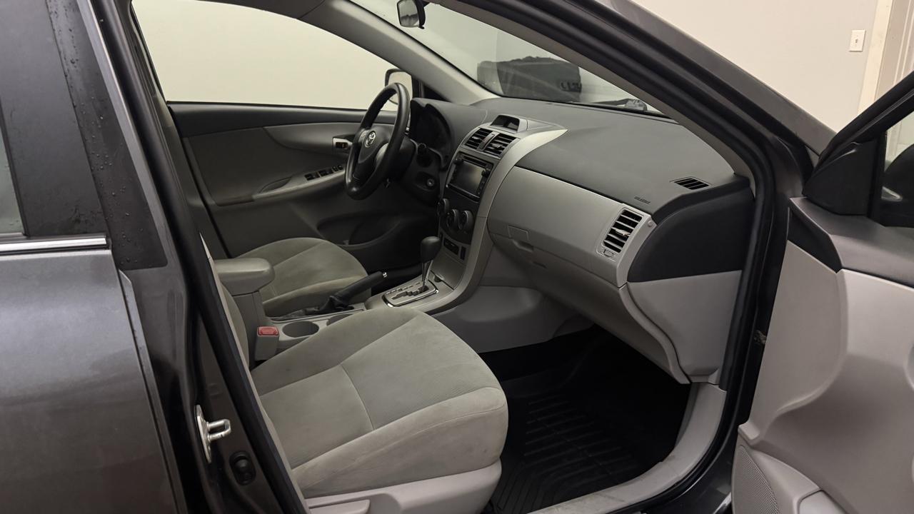 Toyota Corolla LE 2013
