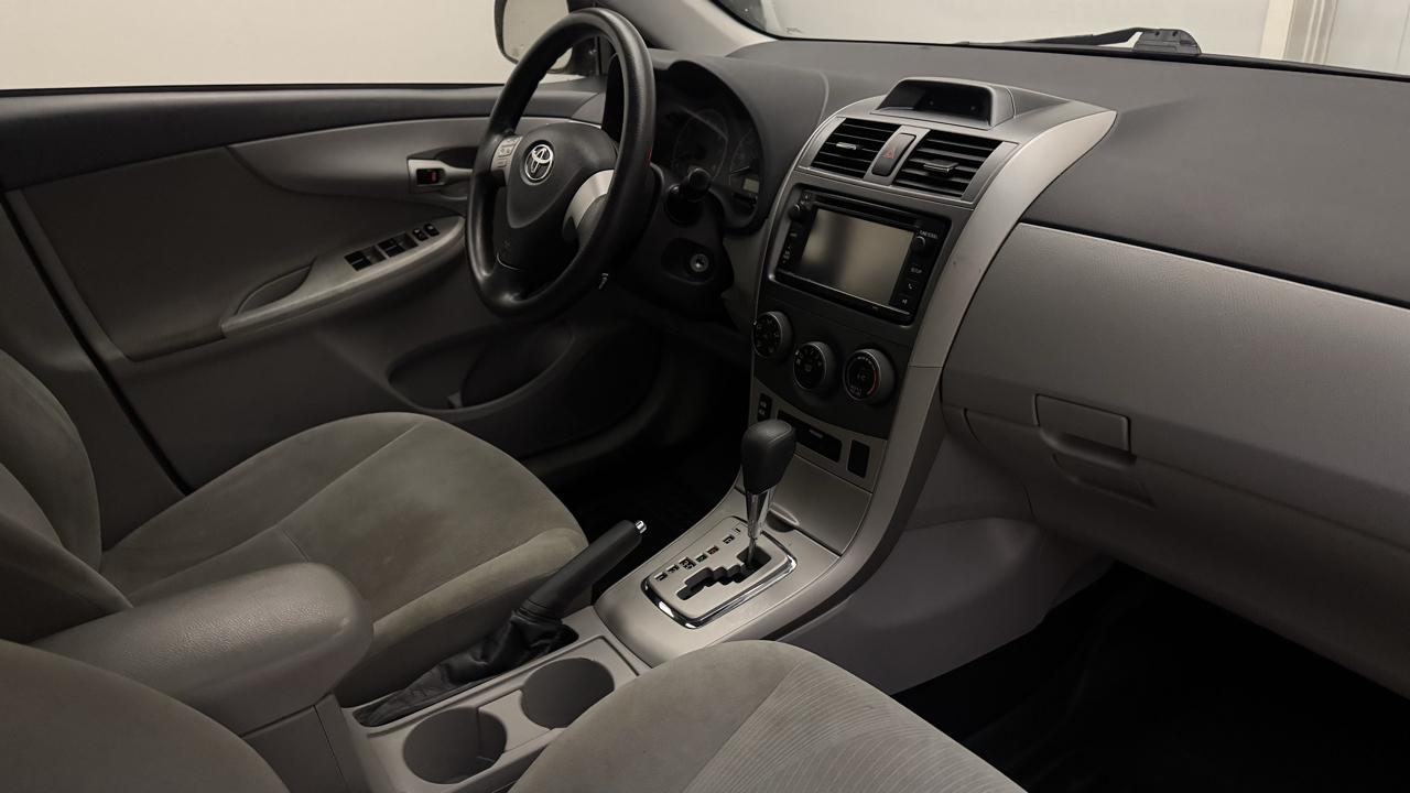 Toyota Corolla LE 2013