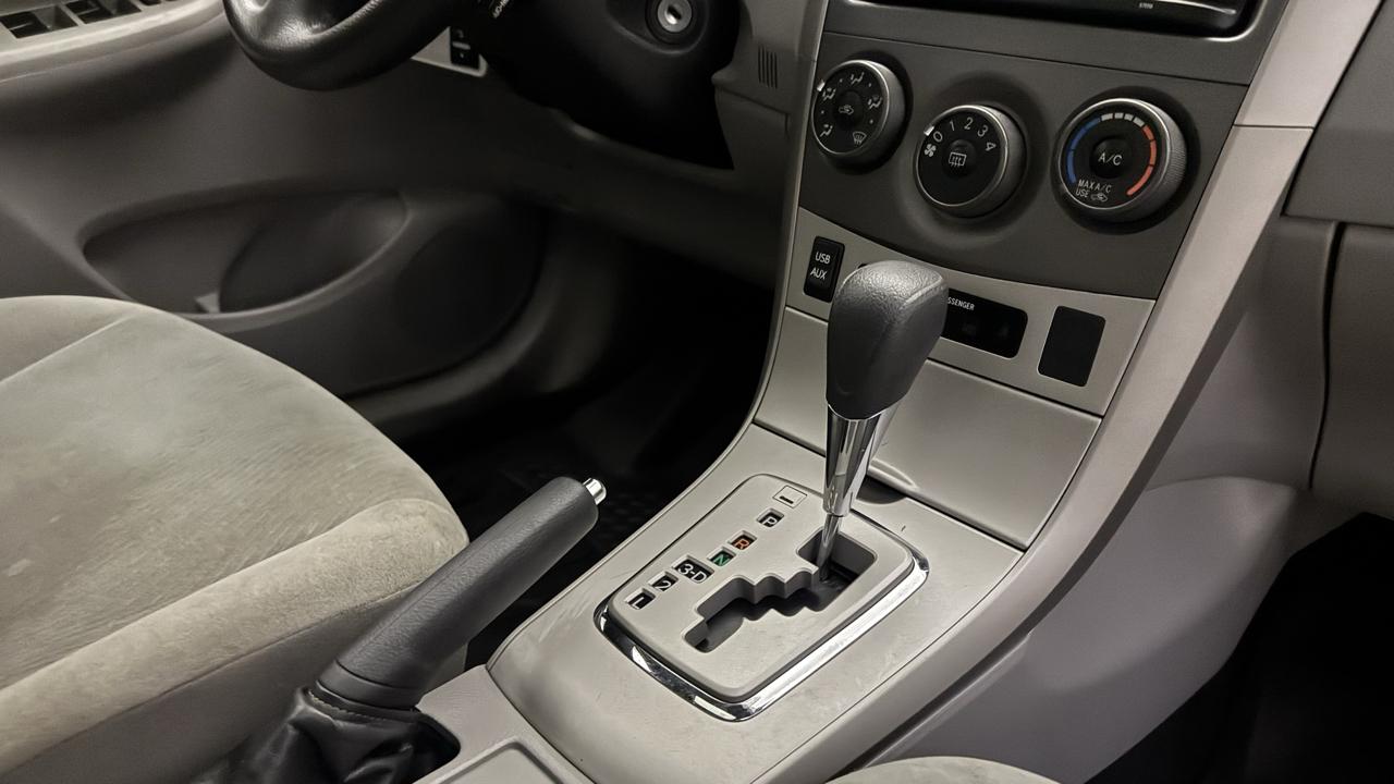 Toyota Corolla LE 2013